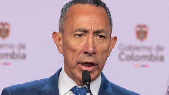 Defensa de Ricardo Roa no ve necesaria su renuncia tras anuncio de imputación de cargos