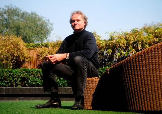 Es etnógrafo, fotógrafo, cineasta y profesor de Antropología en la Universidad de British Columbia. Autor de 23 libros, entre ellos El río, sobre la vida del etnobotánico Richard Evan Schultes y sus investigaciones en el Amazonas.