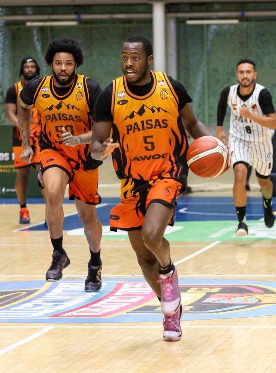 Daivon Bailey (#5) es el máximo encestador de Paisas en la Liga de Baloncesto, con 264 puntos anotados. FOTO camilo andrés suárez 