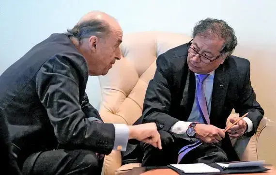 Álvaro Leyva y Gustavo Petro. <b>Foto: </b>COLPRENSA