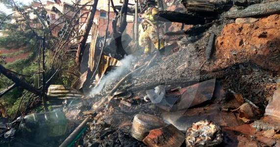 En fotos: Bomberos controlaron incendio estructural en Llanaditas
