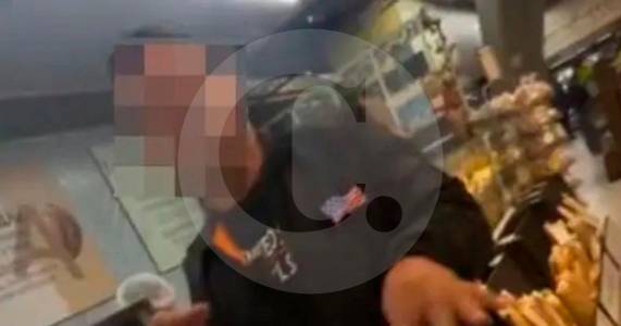 ¡No se quedó callada! Mujer confrontó a un hombre que la habría acosado en un supermercado en Bogotá