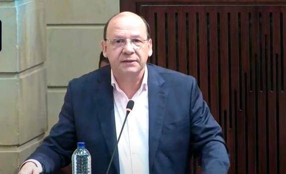El ministro de Hacienda, Germán Ávila, explica detalles del presupuesto para 2026 en el Congreso. FOTO tomada de YouTube