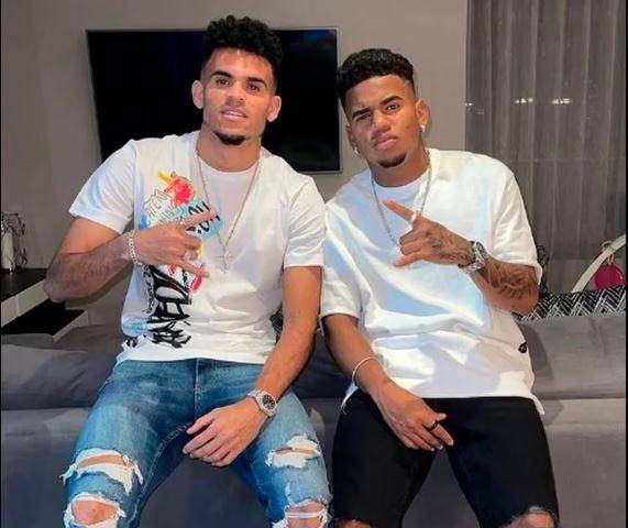 En la foto, Luis Díaz y su hermano Roller Díaz. FOTO CORTESÍA