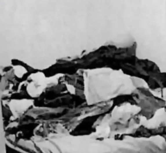 Así encontraron unas de las habitaciones tras la muerte de Guillermo Alberto Anzola y Gloria Isabel Guerrero. FOTO: Cortesá <i>Noticias Caracol</i>