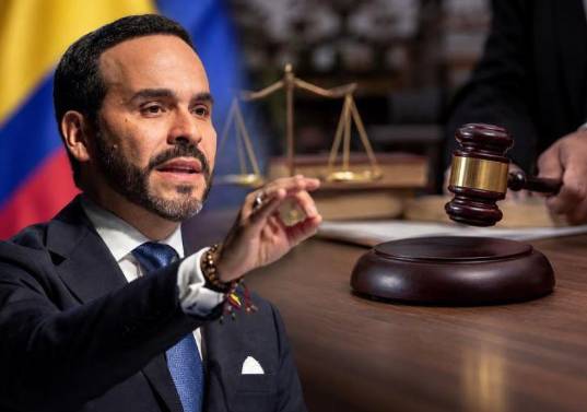 El presidente Abelardo de la Espriella acude a la misma justicia para seguir adelante con su agenda, pese a los varios fallos en contra. Foto: Ilustración El Colombiano