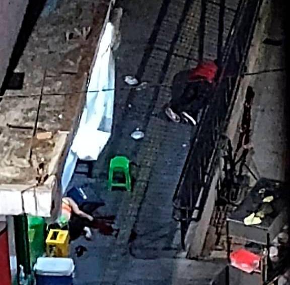 Las víctimas murieron en el lugar del ataque, sobre la Avenida 80 con calle 43, en La América. FOTO: Cortesía
