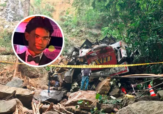 David Rúa Vallejo, de 17 años, fue el menor que salió a la vía para alertar de la tragedia con sus compañeros. FOTO: MANUEL SALDARRIAGA Y CORTESÍA