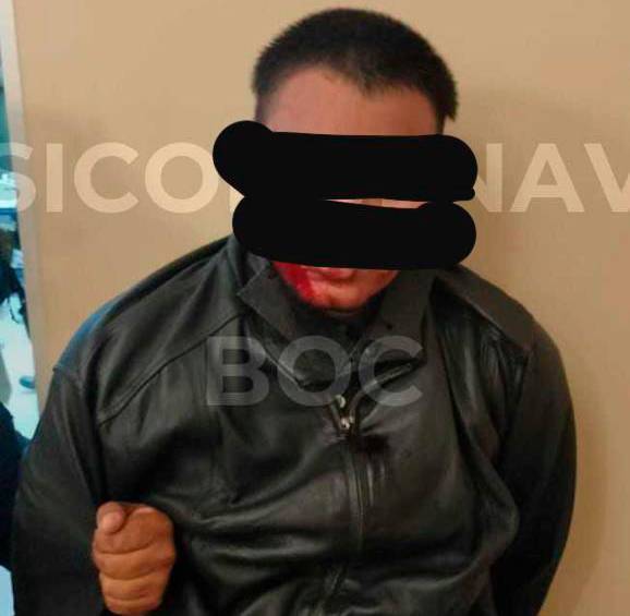 En la imagen el hombre que ingresó armado a la sala de cine. Foto: sacada de twitter: @SP_Veracruz