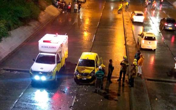 Durante la noche del sábado, ciudadanos reportaron varias emergencias causadas por las fuertes lluvias en Medellín. Foto: Cortesía