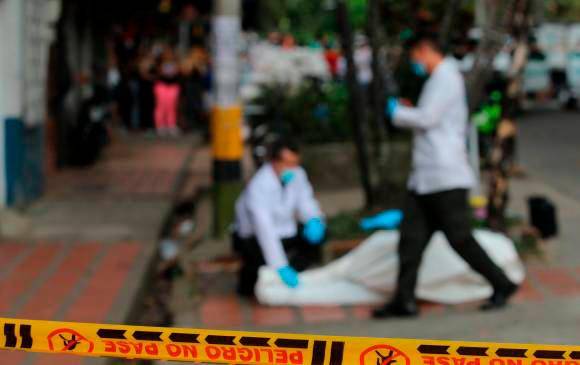 Imagen de referencia que reseña el levantamiento de un cuerpo en la ciudad. FOTO: Edwin Bustamante