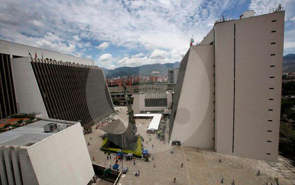 La Alcaldía de Medellín es la entidad pública que más alertas recibió. Foto: Manuel Saldarriaga