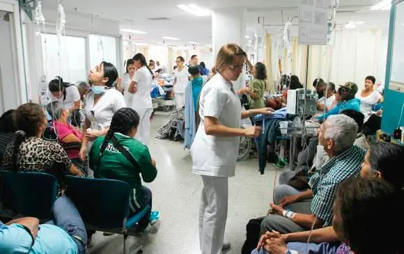 El Gobierno Nacional intenta cambiar el sistema de salud que lleva 30 años consolidándose. FOTO COLPRENSA