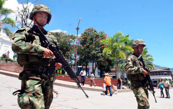 El Ejército comunicó haber desplegado unidades a las zonas en alerta. FOTO: JULIO CESAR HERRERA.