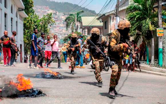Las autoridades haitianas han informado que 44 personas se encuentran en prisión preventiva por el asesinato, entre ellos 18 colombianos acusados de formar parte del comando que asesinó a Moise. Foto: EFE
