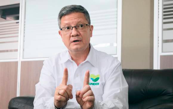 Luis Fernando Suárez es odontólogo de profesión, con una especialización en epidemiología y se ha desempeñado en diversos cargos públicos. FOTO EDWIN BUSTAMANTE