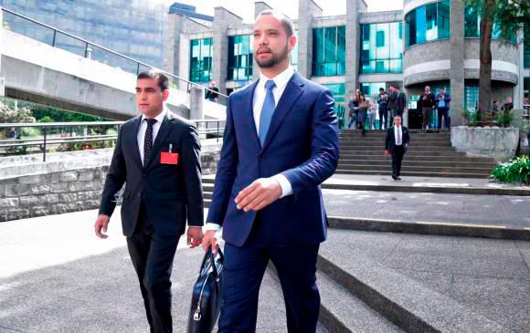 El abogado Diego Cadena tiene una orden de detención vigente desde diciembre de 2021. FOTO: COLPRENSA.
