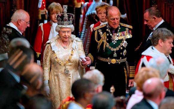 “Es con profundo pesar que Su Majestad la reina anuncia la muerte de su amado esposo, Su Alteza Real el príncipe Felipe, duque de Edimburgo”, anota el comunicado del Palacio de Buckingham. Foto EFE