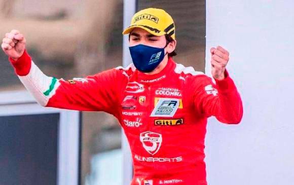 Sebastián Montoya celebró su primera victoria en una carrera automovolistica en el 2022. FOTO @SEBASMONTOYA58