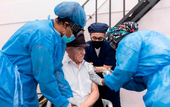 En la actualidad, 34.062.856 de colombianos se han aplicado su esquema de vacunación anticovid completo. Foto: Camilo Suárez