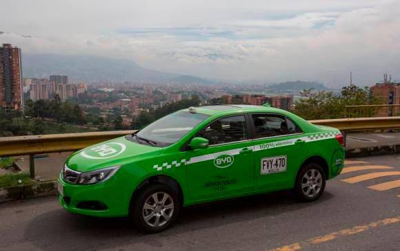 La habilitación de los taxis eléctricos ha sido lento en la ciudad. FOTO: ARCHIVO EC