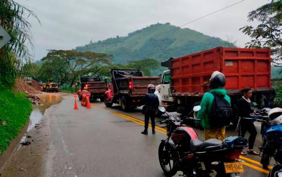 Desde el Invías se precisó que hay paso a un carril por la vía. Imagen de referencia. FOTO: Cortesía Denuncias Antioquia