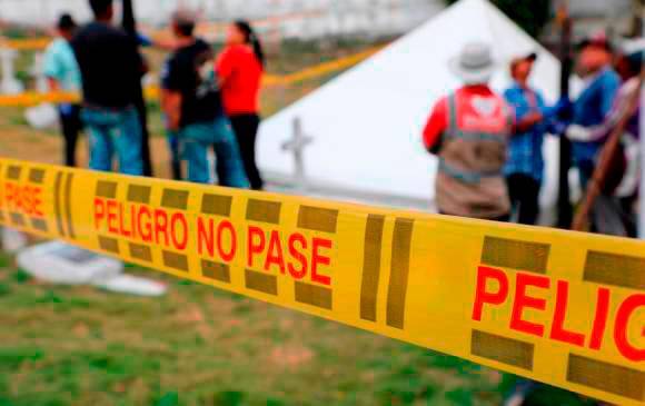 Las autoridades recolectaron al menos 17 vainillas calibre 9 milímetros que quedaron esparcidas por el sector. FOTO: COLPRENSA