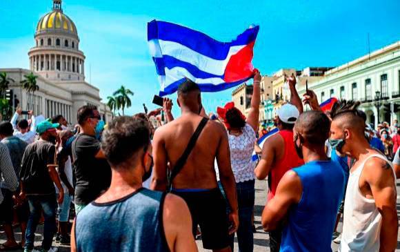 Miles de cubanos protestaron el 11 de julio por la situación económica de la isla. Los reclamos incluyeron exigencias de libertad política. FOTO AFP
