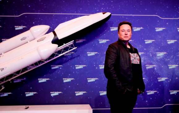 Elon Musk, multimillonario director y fundador de Tesla FOTO EFE