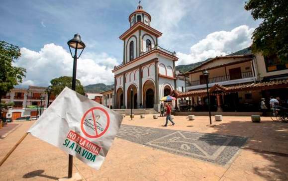 Habitantes de Támesis y Jericó se han manifestado en múltiples ocasiones rechazando el proyecto minero Quebradona. FOTO EDWIN BUSTAMANTE 