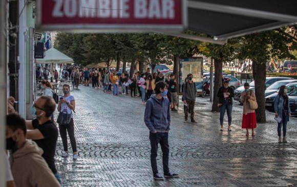 En Europa, el grueso de países están flexibilizando sus restricciones por covid-19. Foto: EFE