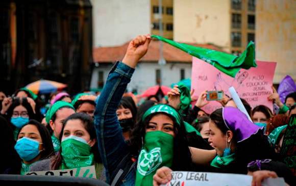 La Corte Constitucional señaló que a partir de la semana 24 de gestación aplicarán las tres causales de aborto que estaban vigentes hasta la fecha: violación, malformación y riesgo para la vida de la madre. Foto: Causa Justa