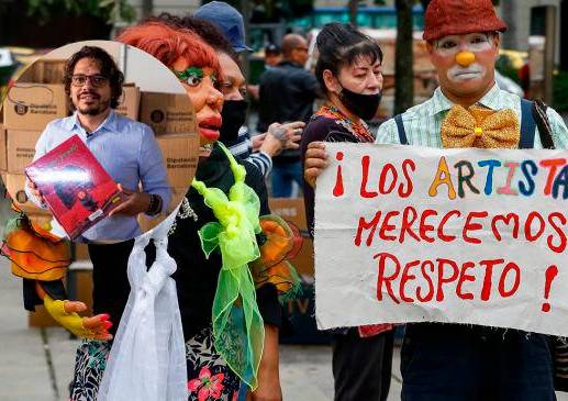 En varias ocasiones los artistas del cine, del teatro y del circo han protestado en contra del secretario de Cultura de Medellín. El trabajo de Narváez genera polémica en el sector artístico. FOTO<b><span class="mln_uppercase_mln"> el colombiano</span></b>