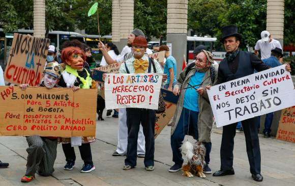 Los manifestantes también expresaron su preocupación por la reducción del presupuesto para la cultura en la ciudad. Foto: Manuel Saldarriaga Quintero.