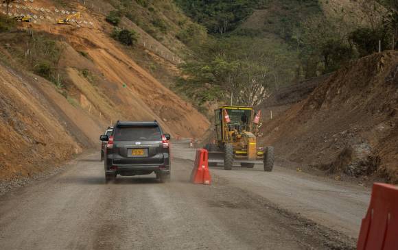 Con los 4,8 billones de pesos se espera intervenir 1.900 kilómetros de vías, según el Gobierno. FOTO Camilo suárez