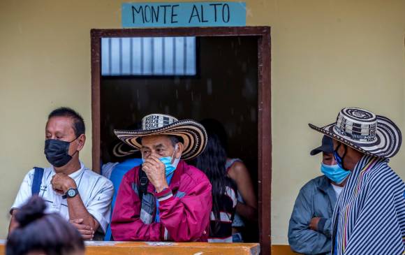 Colegios y escuelas en el caso urbano de Ituango, que hace poco habían comenzado clases presenciales, hoy sirven de refugio para los desplazados. Foto Juan Antonio Sánchez Ocampo