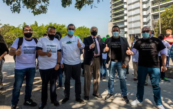 Líderes de los cinco movimientos de Pacto por Medellín pidieron más garantías. FOTO camilo suárez