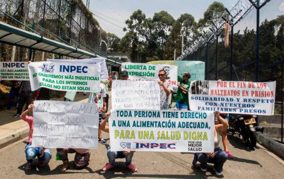 Los plantones por fallas en el servicio de alimentación en El Pedregal han sido constantes. FOTO Archivo de referencia EL COLOMBIANO