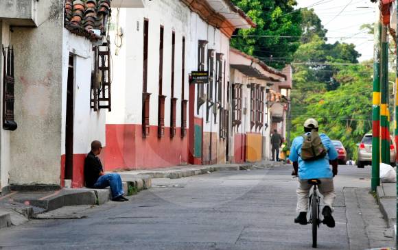 Imagen de referencia de una de las calles del municipio de Buga, donde fueron asesinadas cuatro personas y tres más resultaron heridas. FOTO: Juan Antonio Sánchez