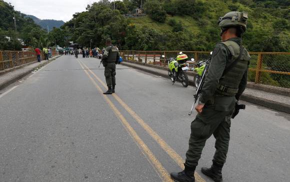 Los comandantes de la Fuerza Pública hicieron presencia en el municipio. FOTO Archivo Manuel Saldarriaga