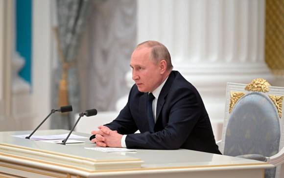Vladimir Putin ordena a los militares ucranianos tomarse el poder y dar un golpe de Estado. FOTO: EFE
