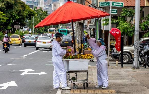 Debido a la alta informalidad que hay en Colombia, según Asofondos, la gente no alcanza a cotizar lo suficiente para tener una pensión. Foto: Juan Antonio Sánchez