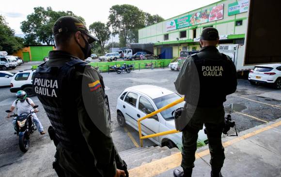 Después de una operación policial y tres meses de monitoreo, la Alcaldía anunció que la plaza de mercado de Campo Valdés está libre de extorsión. FOTO jaime pérez