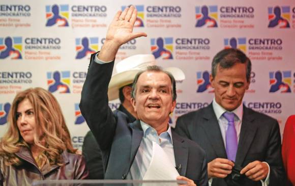 Tres meses y 21 días duró la segunda candidatura presidencial de Óscar Iván Zuluaga por el Centro Democrático. Aunque decía que iba firme a la primera vuelta, finalmente declinó. FOTO Colprensa