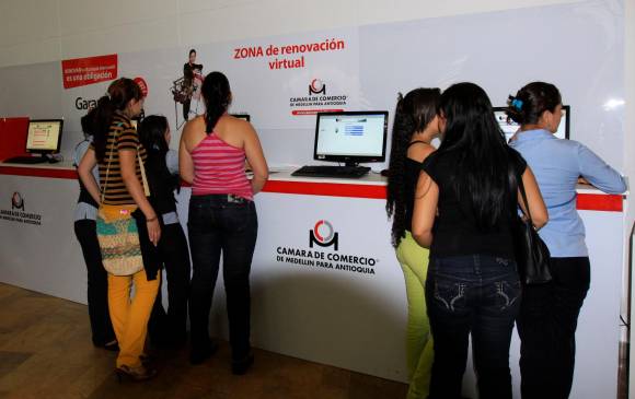 En Antioquia, la cifra preliminar indica que en los 69 municipios donde la Cámara de Comercio de Medellín tiene presencia renovaron cerca de 98.300 empresarios. FOTO Archivo