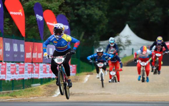 Mariana, en la llegada. Su calidad se impuso en Bogotá. FOTO FEDERACIÓN COLOMBIANA DE CICLISMO