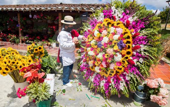 Durante el último fin de semana de Feria se restringirá la circulación de vehículos particulares a Santa Elena. FOTO MANUEL SALDARRIAGA