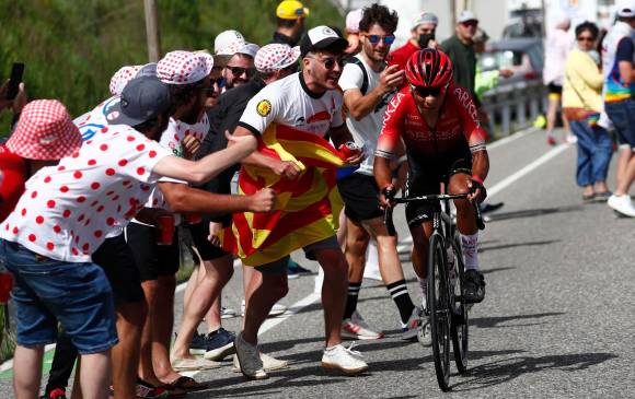 Luego de perder posibilidades de luchar por un lugar en el podio, Nairo Quintana le apunta a la clasificación de la montaña, en la que tiene fuertes rivales. Los Pirineos dictarán sentencia. FOTO EFE 