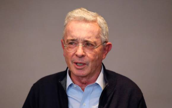 Álvaro Uribe dice que el Centro Democrático debe hacer una coalición con otros partidos de cara a la primera vuelta. FOTO COLPRENSA Camila Díaz
