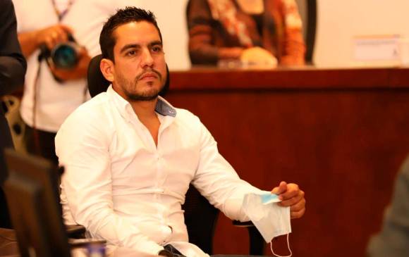 Álex Flórez renunció al Concejo de Medellín, antes de la aclaración del Consejo de Estado que confirmó su inhabilidad para ser candidato. Foto: Twitter.